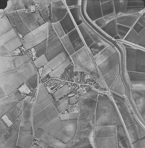 Air photograph taken in 1985.